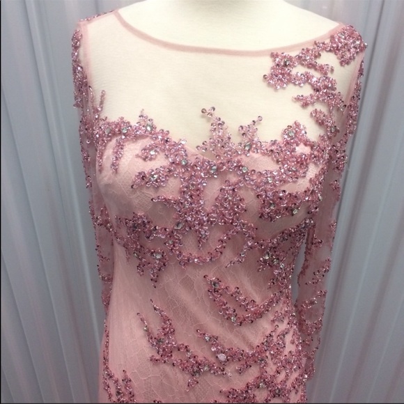 Pink elegant formal gown - Picture 2 of 4